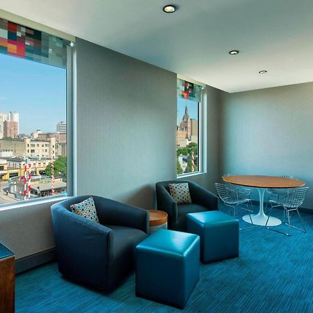Aloft Hotel Milwaukee Downtown Exteriör bild