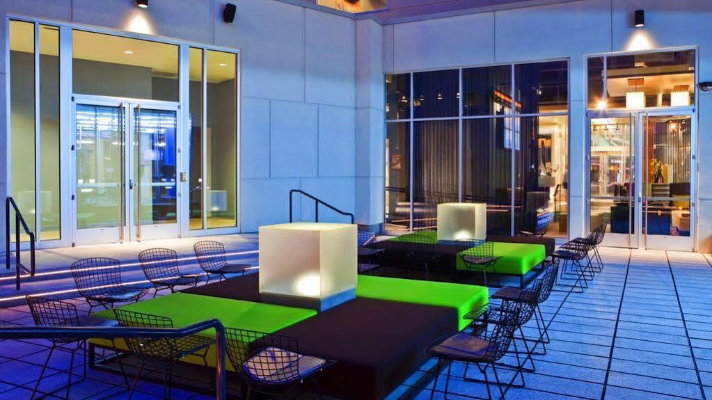 Aloft Hotel Milwaukee Downtown Exteriör bild